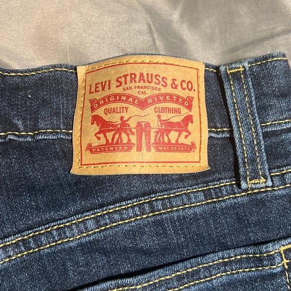 High rise Levis Shorts brand new - Picture 3 of 4